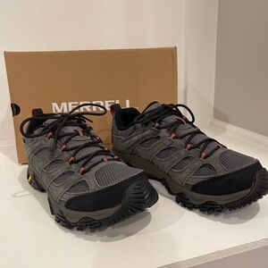 Merrell Men’s Moab 3 Hiking Shoes NEW IN BOX